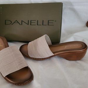 danelle shoes website